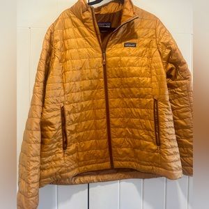 New without tags. Women's Patagonia jacket.